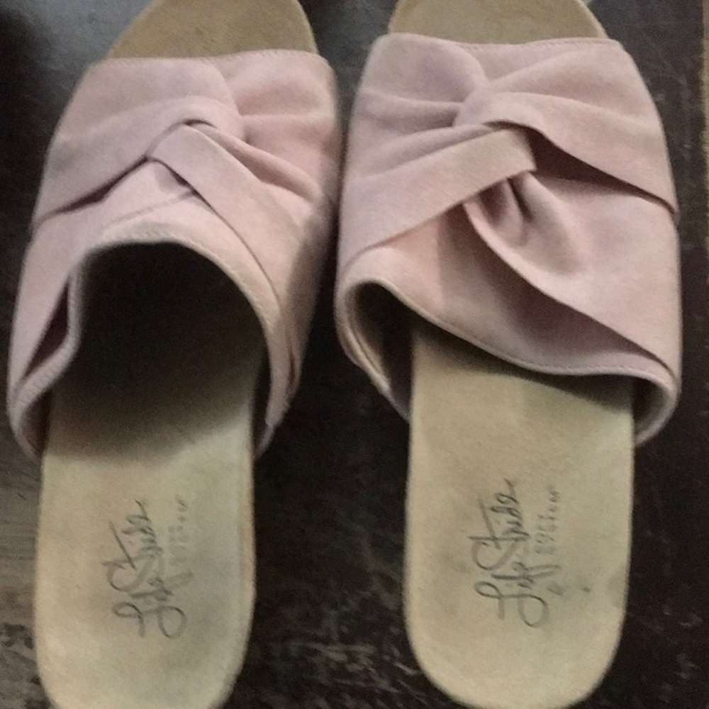 Lifestride pink wedges